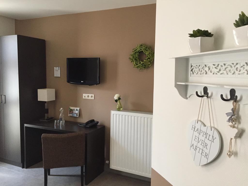 Hotel De Maaskant Maaseik Chambre photo