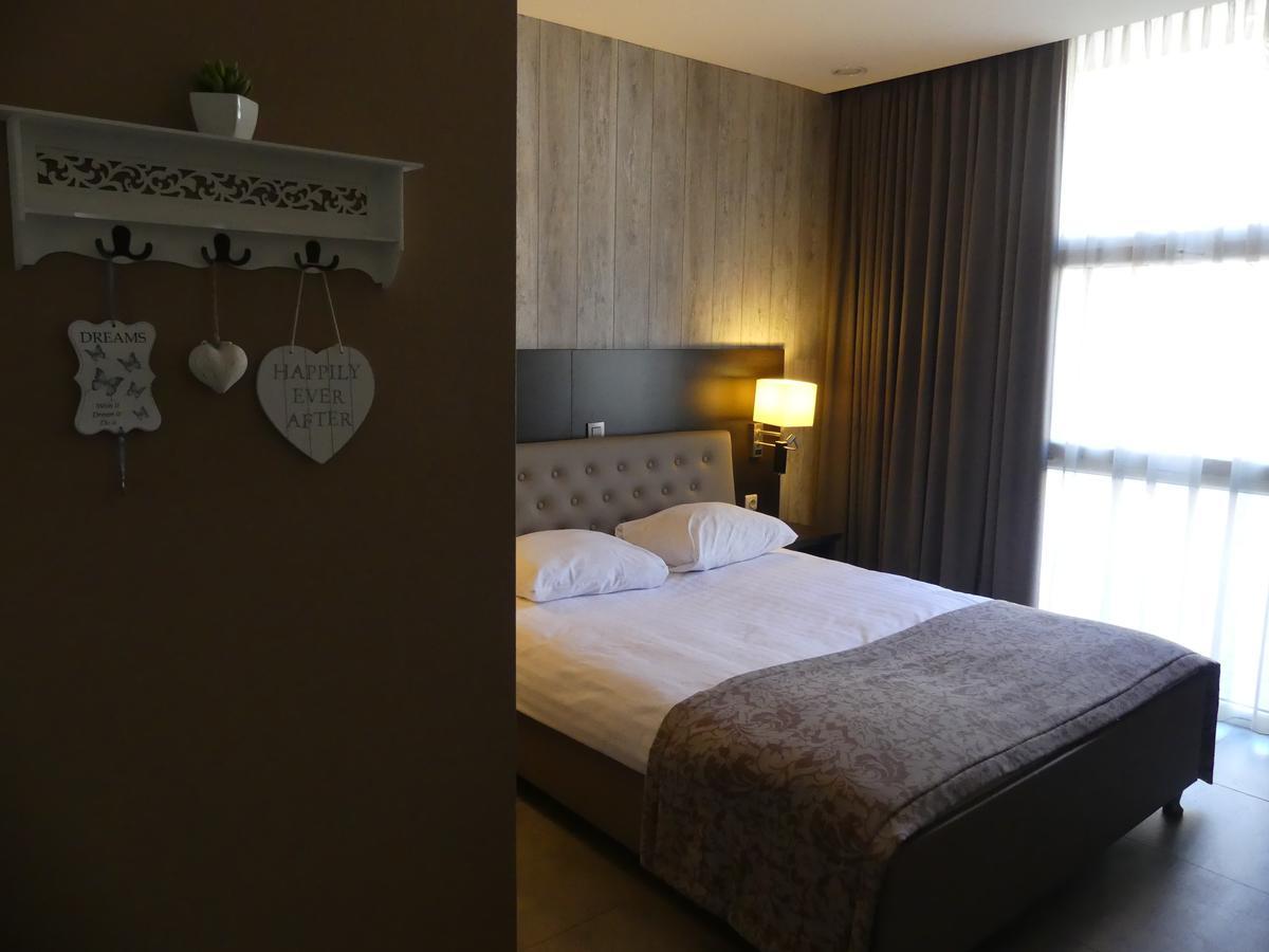 Hotel De Maaskant Maaseik Extérieur photo